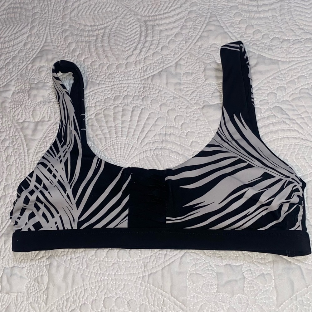 Athleta women’s bathing suit top - Picture 6 of 6